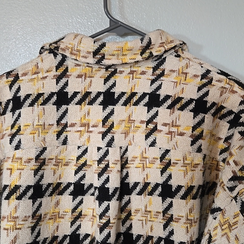Listicle | Mixed Print Shacket Size Small - Picture 6 of 9